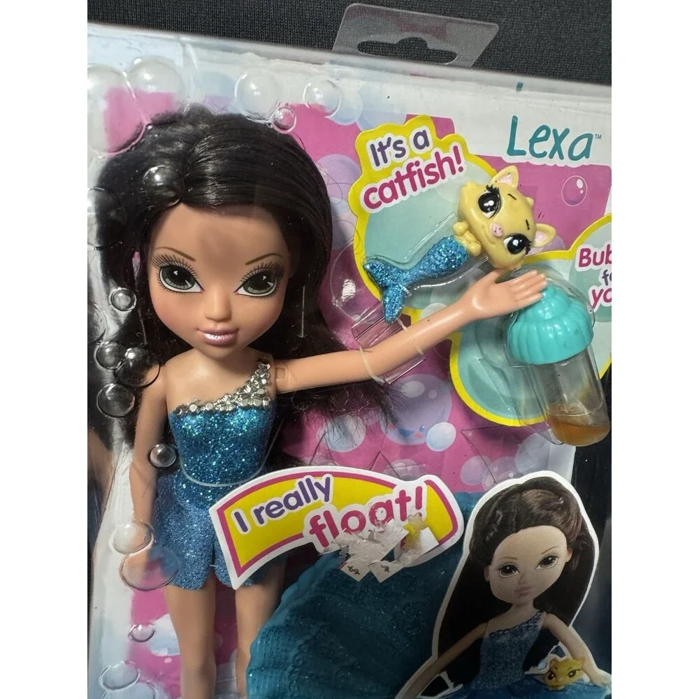 Moxie Girlz Bubble Bath Surprise Lexa Doll Floats in Water With Pet & Bubble